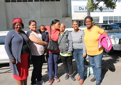 Opvolg: Seun deur ma doodgesteek