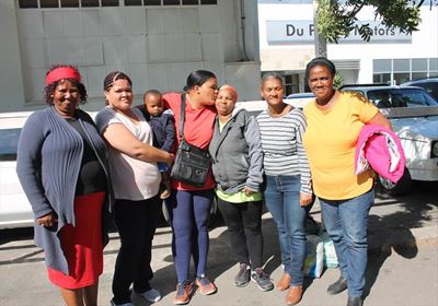 Opvolg: Seun deur ma doodgesteek