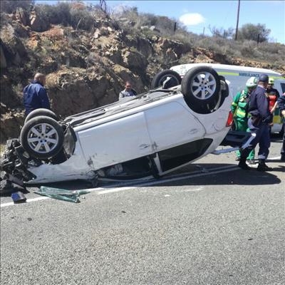2 beseer in ongeluk buite Oudtshoorn