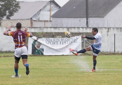 De Necker skitter vir Progress