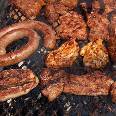 Onderdorp-buurtwag hou  braai