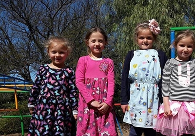 Kleuterskool verwelkom lente