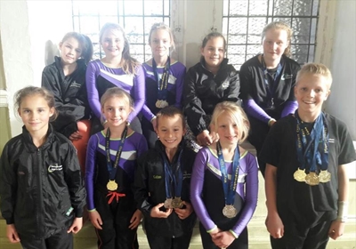 Plaaslike gimnaste presteer