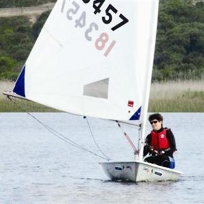 Strong fleet racing on Island Lake