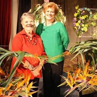 Duo presents floral dreams