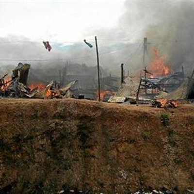 Brand saai verwoesting in Plankiesdorp