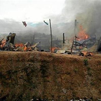 Brand saai verwoesting in Plankiesdorp