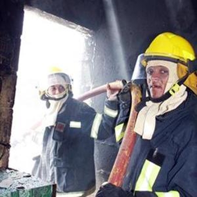 Opvolg: Slegs mure bly staan na brand