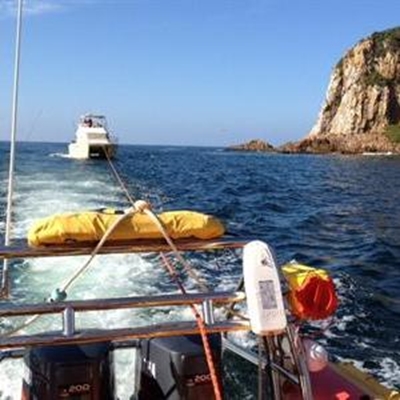 NSRI tows Mauritian yacht to Knysna