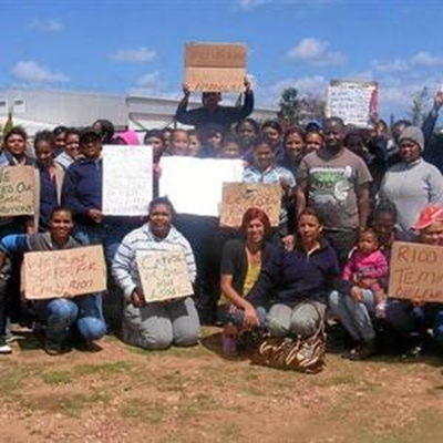 Stakers eis meer geld