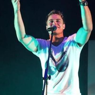 Opvolg: Bobby kuier lekker in Mosselbaai