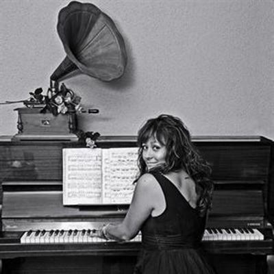 Luna Paige to mesmerize Mossel Bay literature lovers