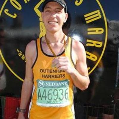 Mouton skitter weer in Comrades