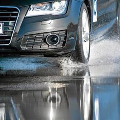Adjust driving in wet weather