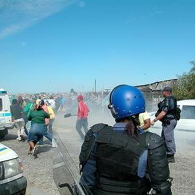 Calm police avert crisis in Thembalethu
