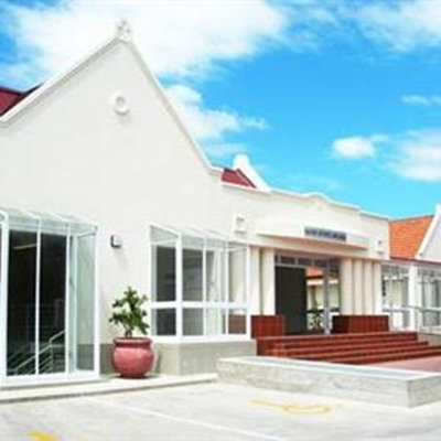 George Hospital: Be prepared to wait