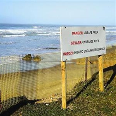 Danabaaiers besorg oor strande