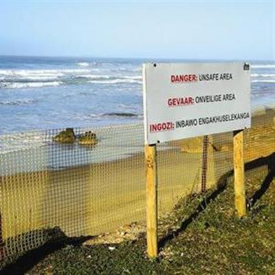 Danabaaiers besorg oor strande
