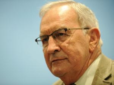 Agriculture minister retires