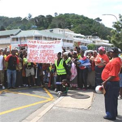 Hlalani residents march
