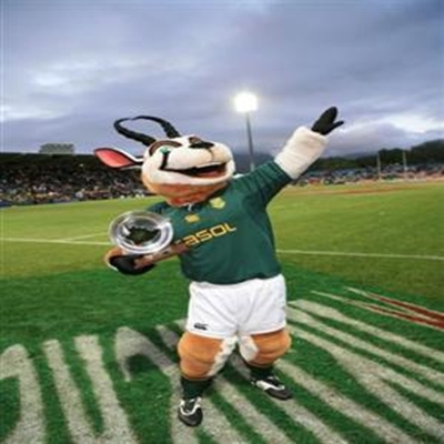 All Blacks buit weer Sewes-kroon