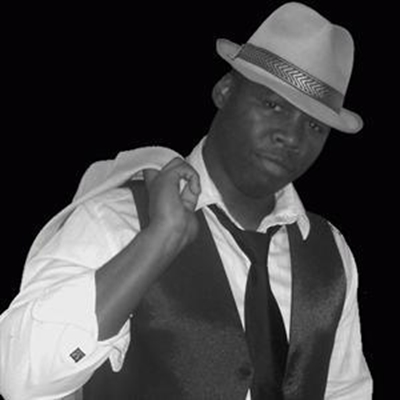 Lloyd live in George tonight