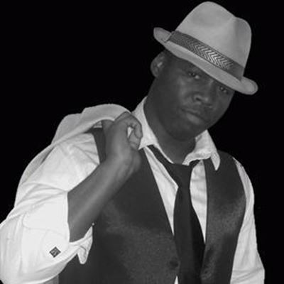 Lloyd live in George tonight