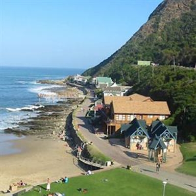 Vic Bay resident's punch sends robbers fleeing