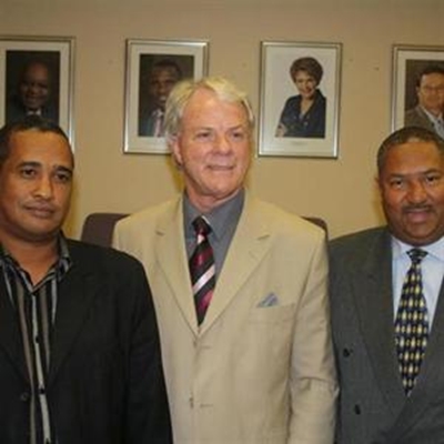 Ousted mayor takes Eden to task