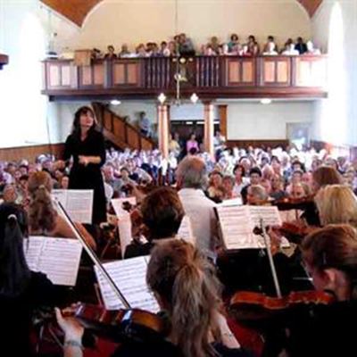 Lente ingelui met etensuurkonsertreeks