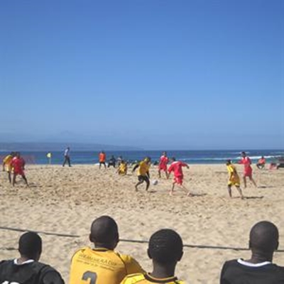 ‘Beach football’ vat vlam