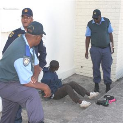 News chased to paper, thief apprehended