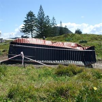 Oliebesoedeling aan Nieu-Seeland se mooiste kuslyn