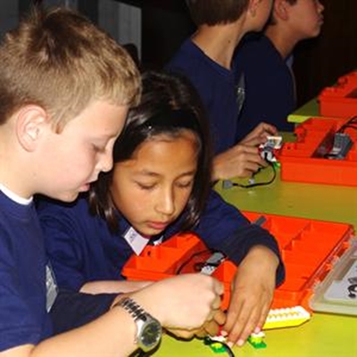 Curro makes Robotics part of their 2012 plan