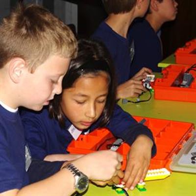 Curro makes Robotics part of their 2012 plan