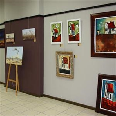 Theunis Minnie Kunsgalery open in Mosselbaai