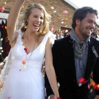 Journalist Melissa ties the knot