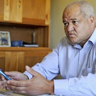 Bewerings teen skoolhoof ondersoek