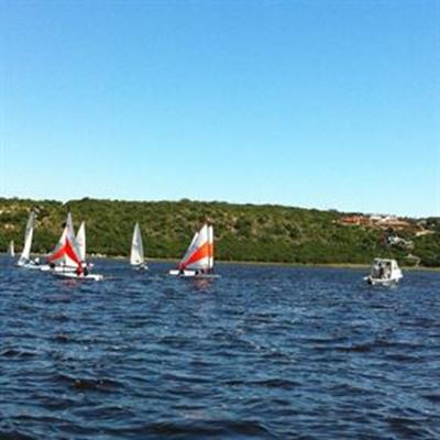 Wind causes tricky tactical race on lake