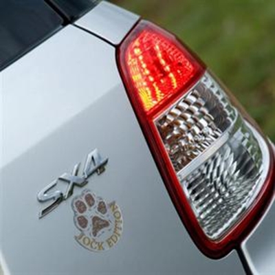 Jock en Suzuki span saam