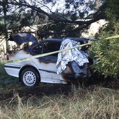 Vrou brand dood in haar motor