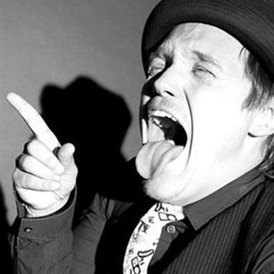 Stand-up comedy tour de force 