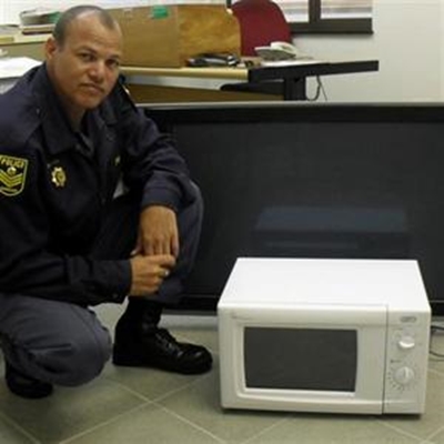 Sekuriteitsbeampte aangekeer