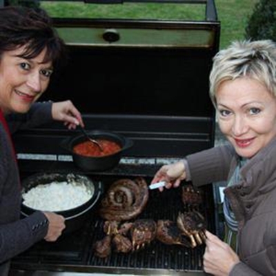 Braaivleis met pap en sous doer onder