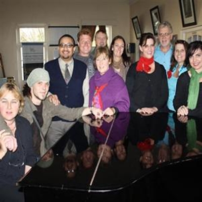 Benefit concert brings together prominent artists