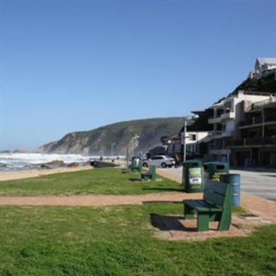 Heroldsbaai se strand nou skoon