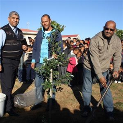Erica Primary create a Garden of Remembrance