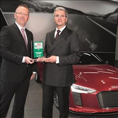 Audi CEO  receives e-Car Award 