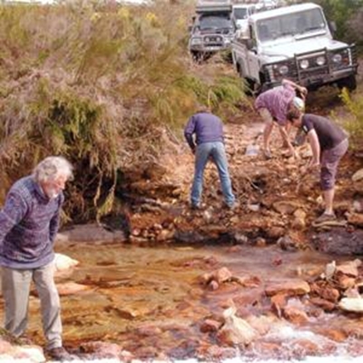 4X4 Klub herstel paaie