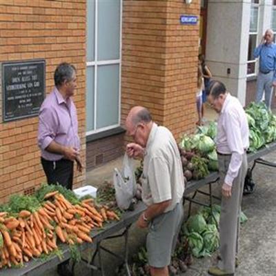Feestelike basaar by Suid-Gemeente